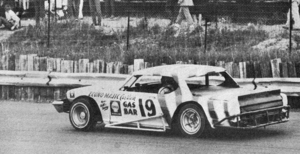 Earl Parsons powers down the front straight at Westgate. Photo appeared in <i>Wheelspin News</i> without acceditation.